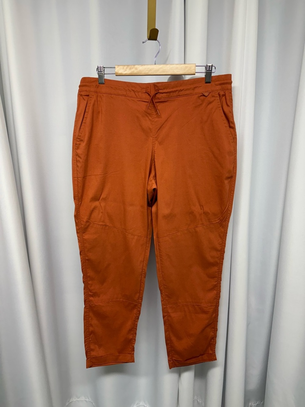 Burton women’s burnt orange rust pull in elastic waist Drawstring pants large
